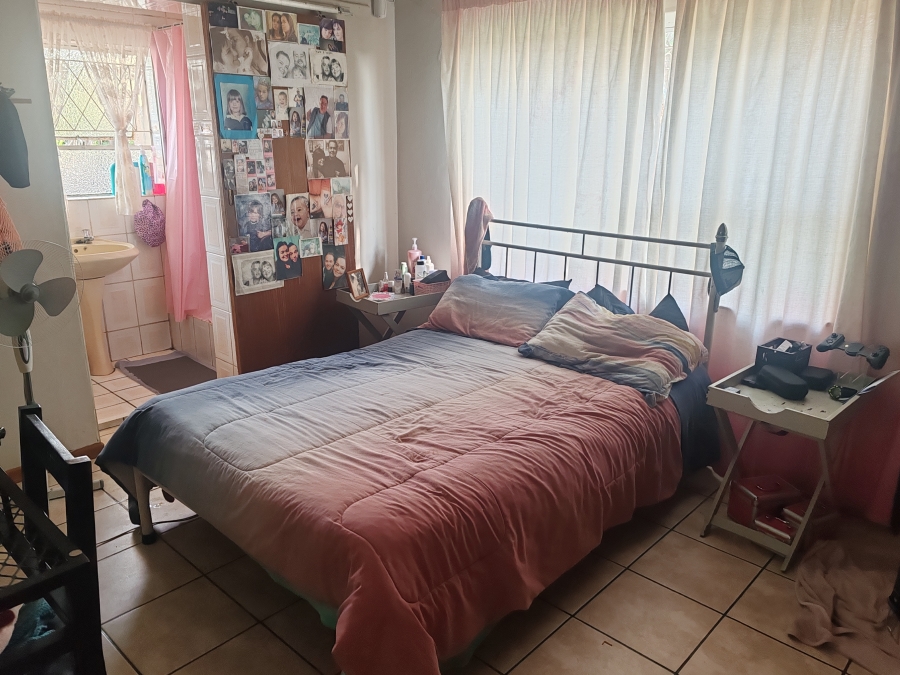 5 Bedroom Property for Sale in Campher Park Eastern Cape